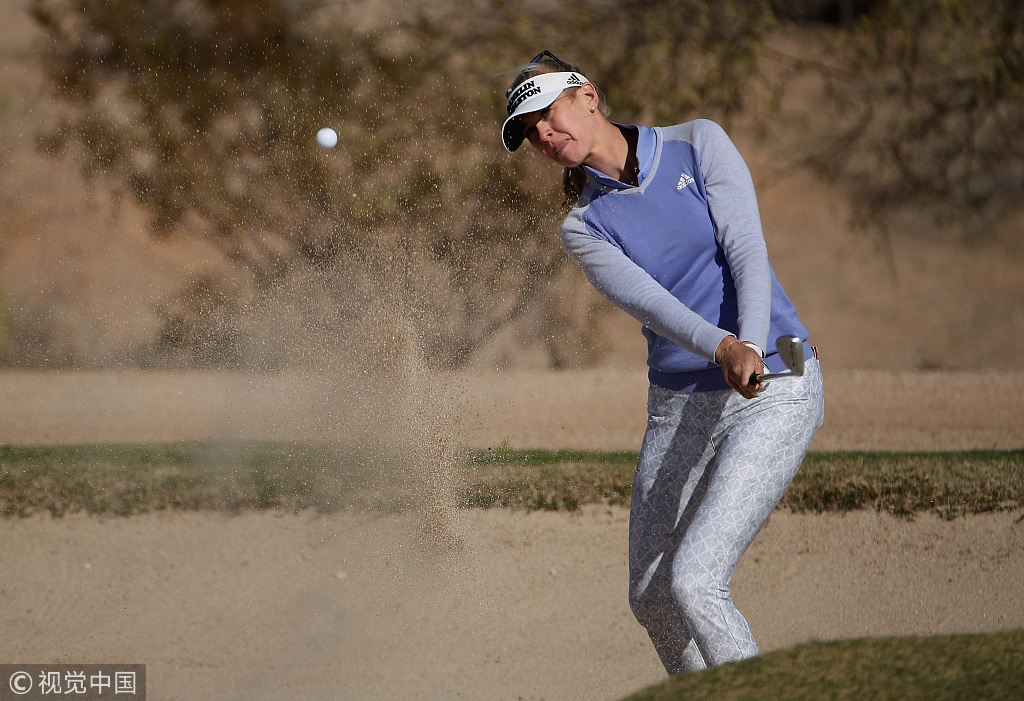 美国甜心杰西卡-科达本轮略有挣扎,交出四鸟四柏忌的成绩,总成绩280杆
