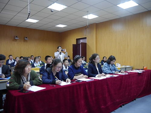 新福园中学成功举办首届曹灿杯诗歌朗诵比赛