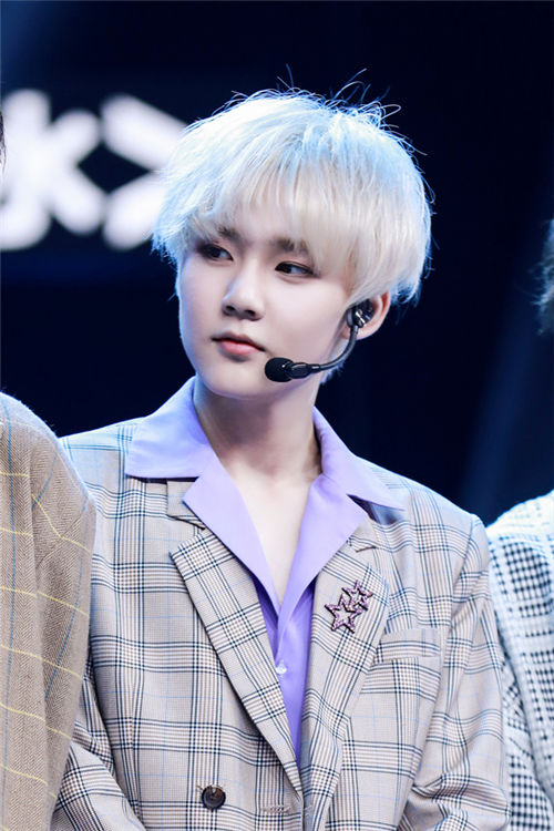 娱乐乐华七子偶练晋级兄弟暂别引粉丝泪目