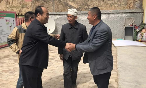 榆林市交警支队支队长周宁深入帮扶村进行调研