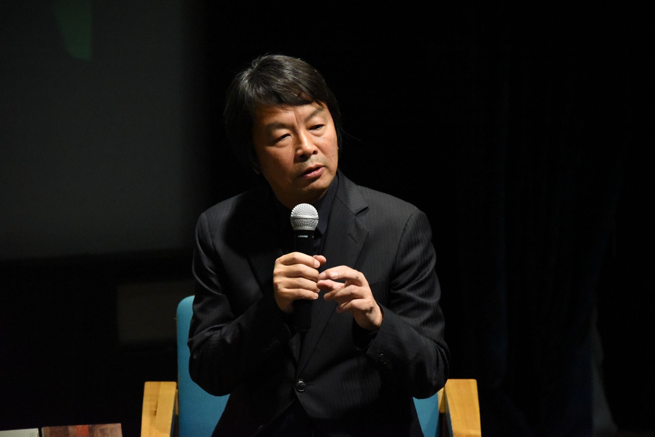 刘震云获法兰西文学艺术骑士勋章