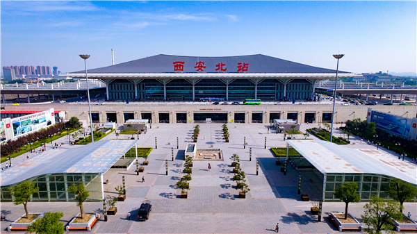 团走进亚洲最大高铁站——西安北客站西安北站作为高铁网络重要枢纽