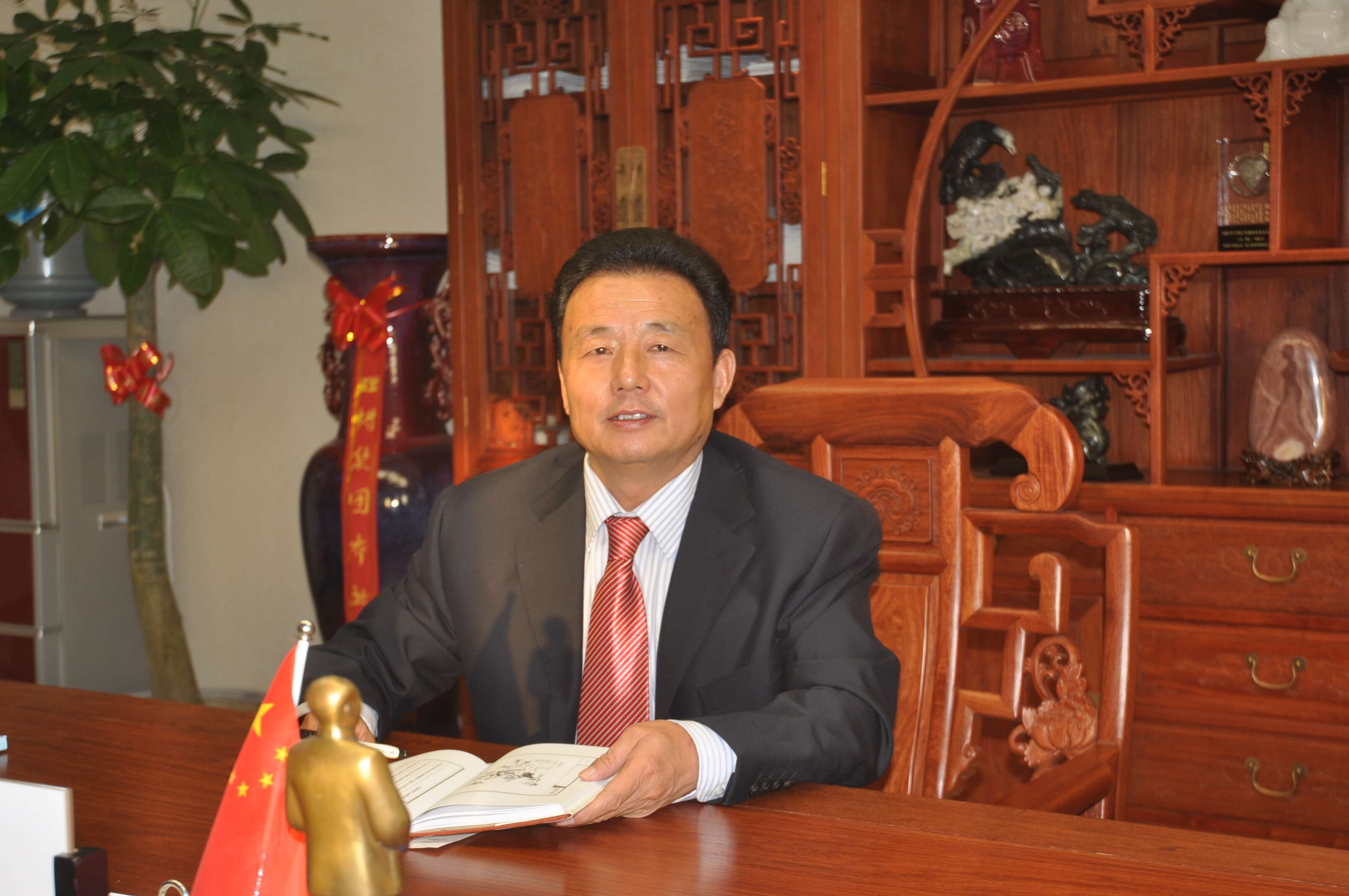 改革开放四十年磴槽集团董事长袁占国讲述磴槽故事