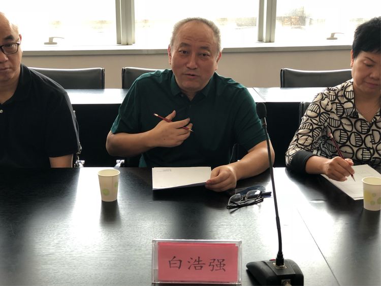 党的十九大代表白浩强党的十九大代表白浩强提出,要制定网上高新区