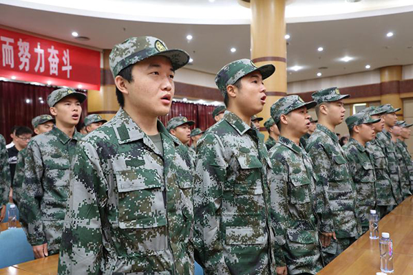 武昌区举行2018年度入伍新兵欢送仪式
