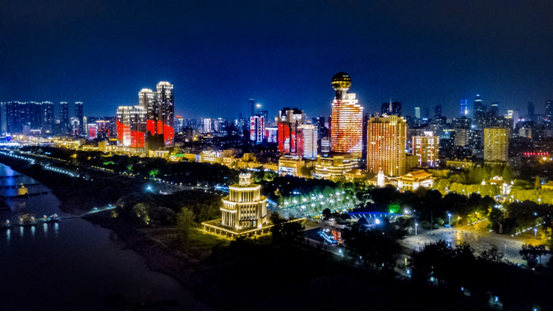 "梦幻江城"灯光动画全球征集收官 国庆长假每晚将在两江四岸"投屏"