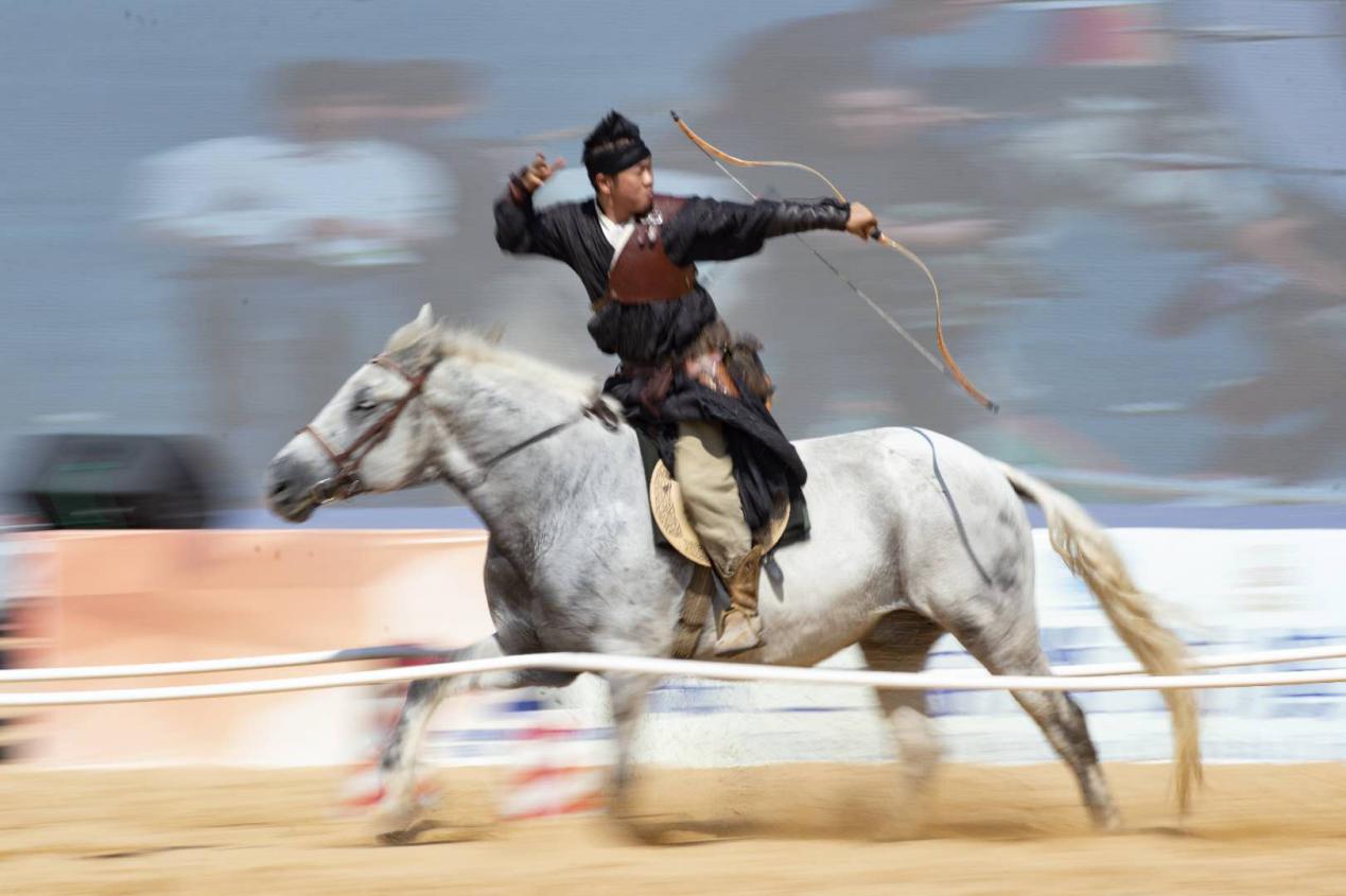 商水中原马术文化节期间的另一个亮点是中国骑射大赛,这也是最具历史