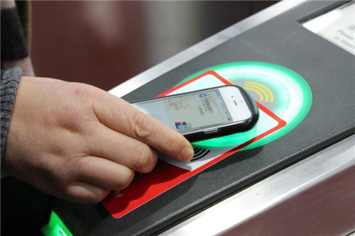 合肥地铁迈入移动支付新时代乘地铁用银联手机闪付1分钱礼遇暖冬