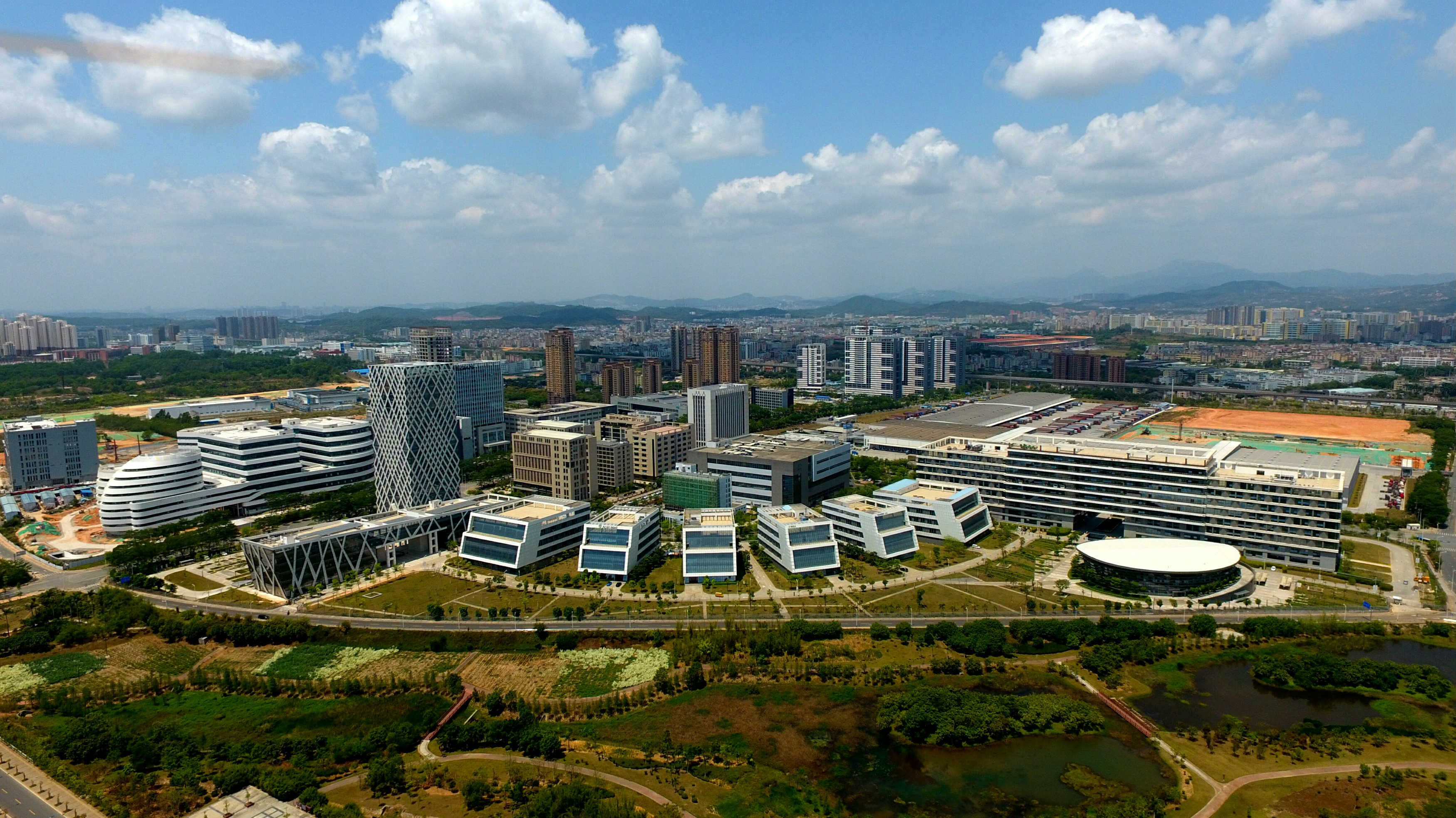 坪山区科技引领未来 改革创新加速推进发展