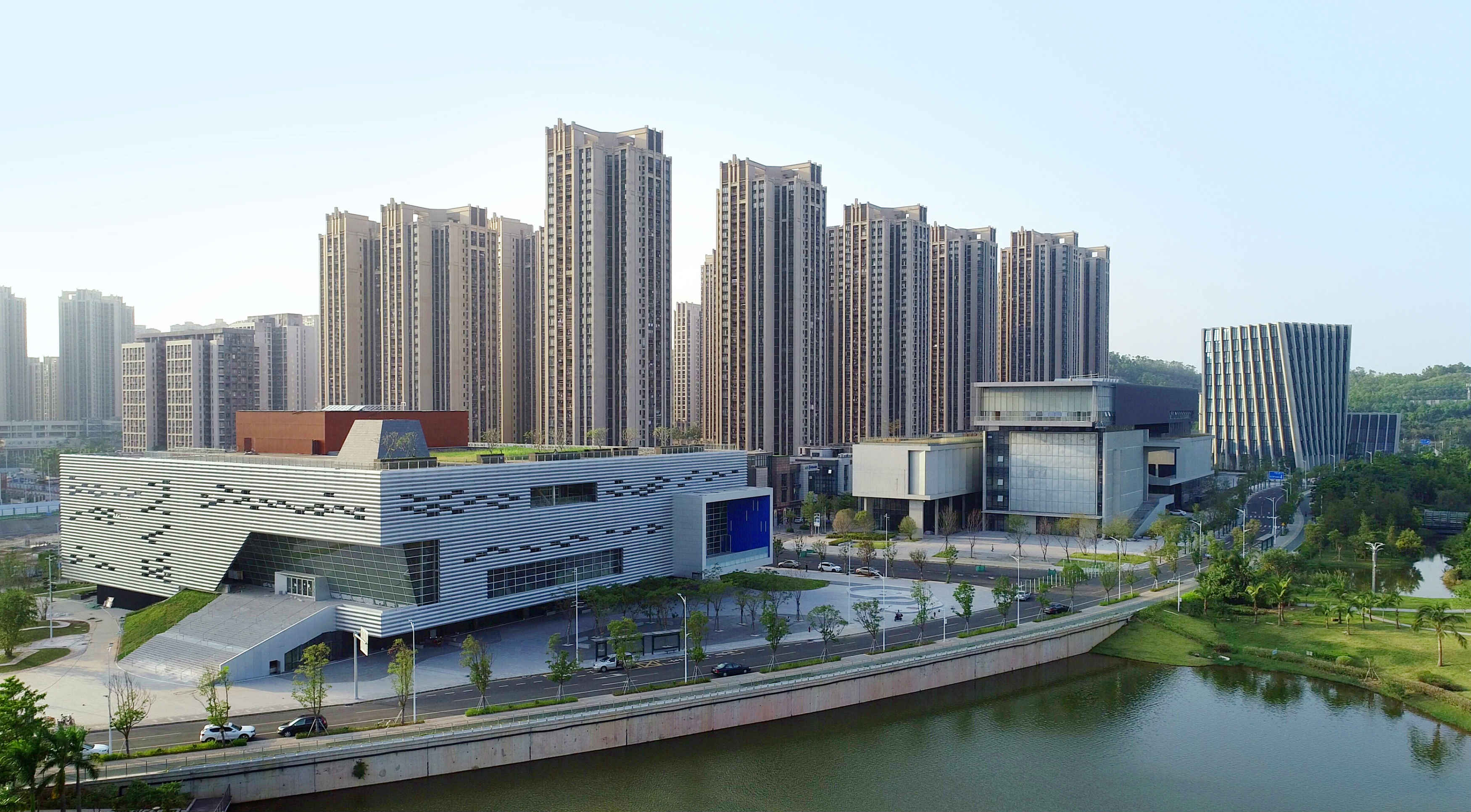 坪山区科技引领未来 改革创新加速推进发展