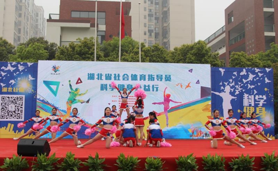 一场活力满满的社会体育项目展演与教学活动在宜昌市长江中学开展