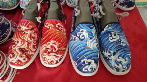 河洛针功夫手工布鞋始创于公元1857年(清咸丰年间),创始人为段宏度