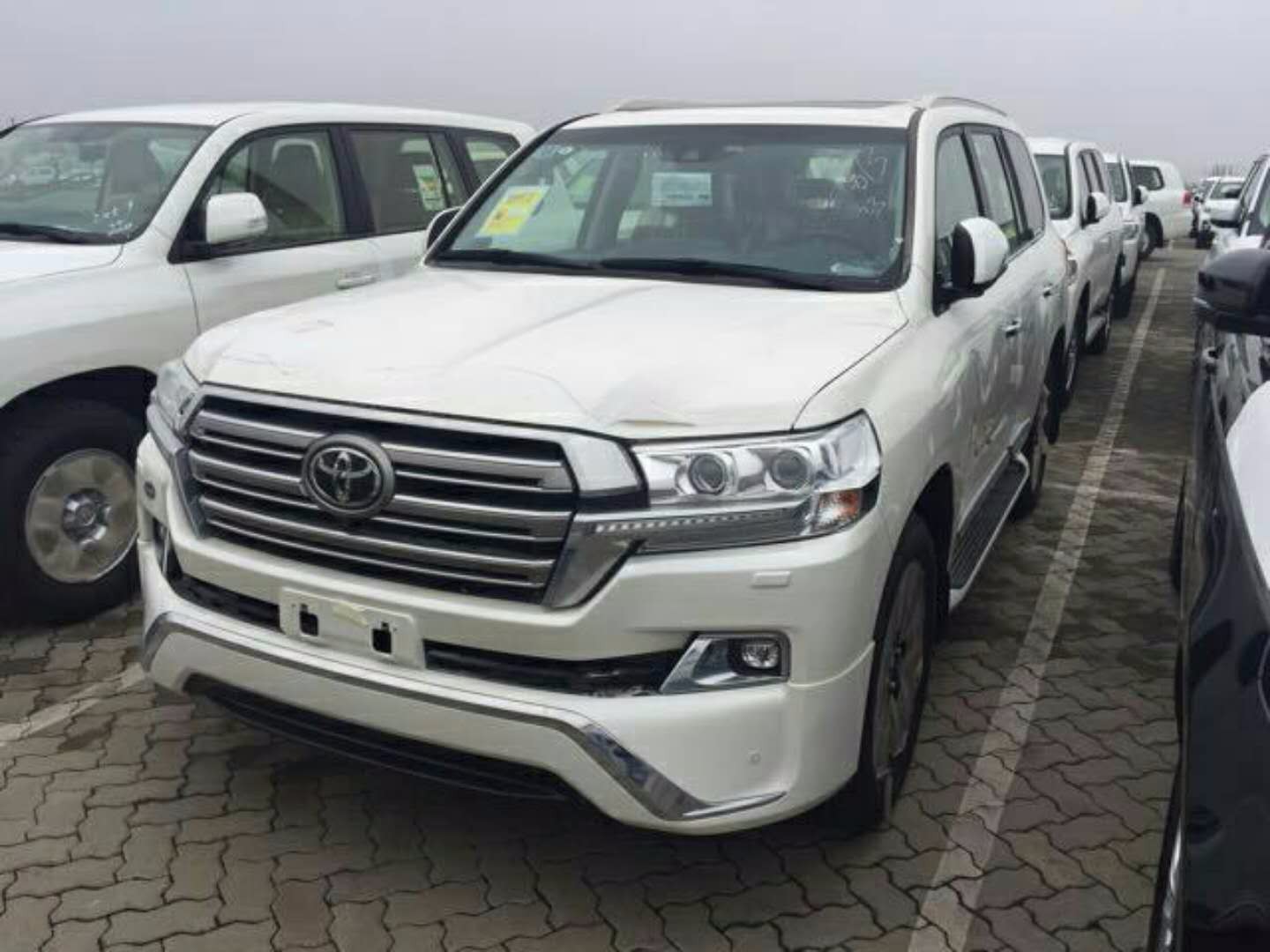 17款丰田酷路泽5700中东版配置行情报价-天津利浩盛世_凤凰网汽车