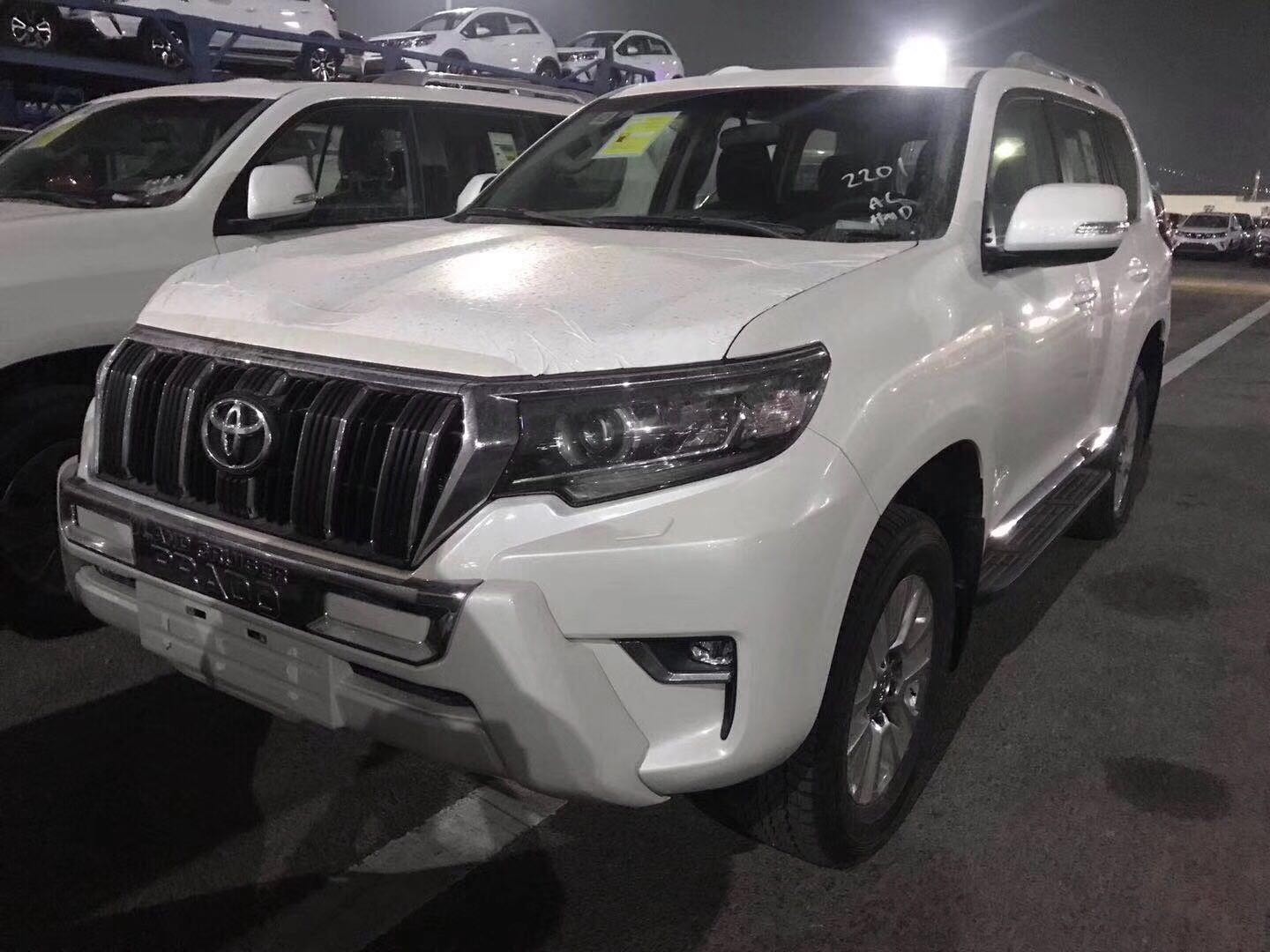 18款中东版霸道2700丐版天窗 高配现车