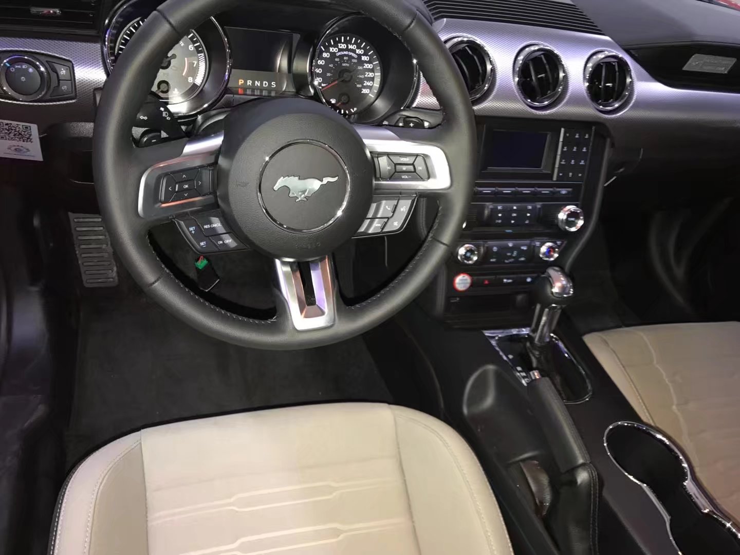 17款福特野马年轻时尚小跑车 巅峰让利