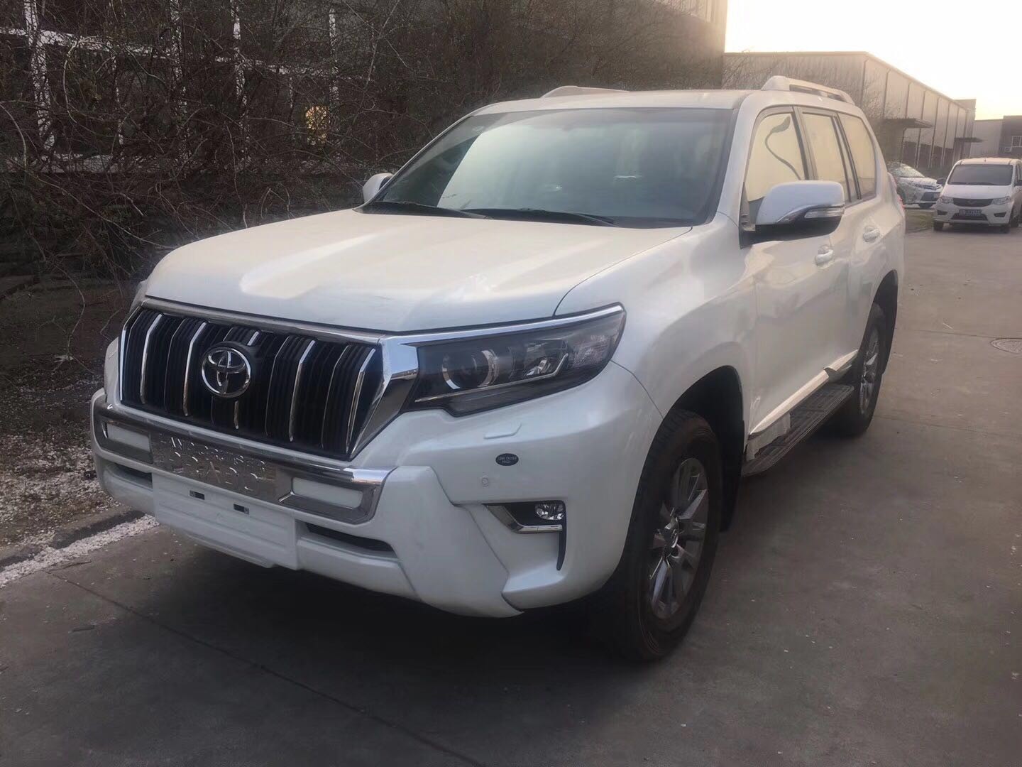 19款丰田霸道4000 vxr越野现车优惠价格_凤凰网汽车_凤凰网