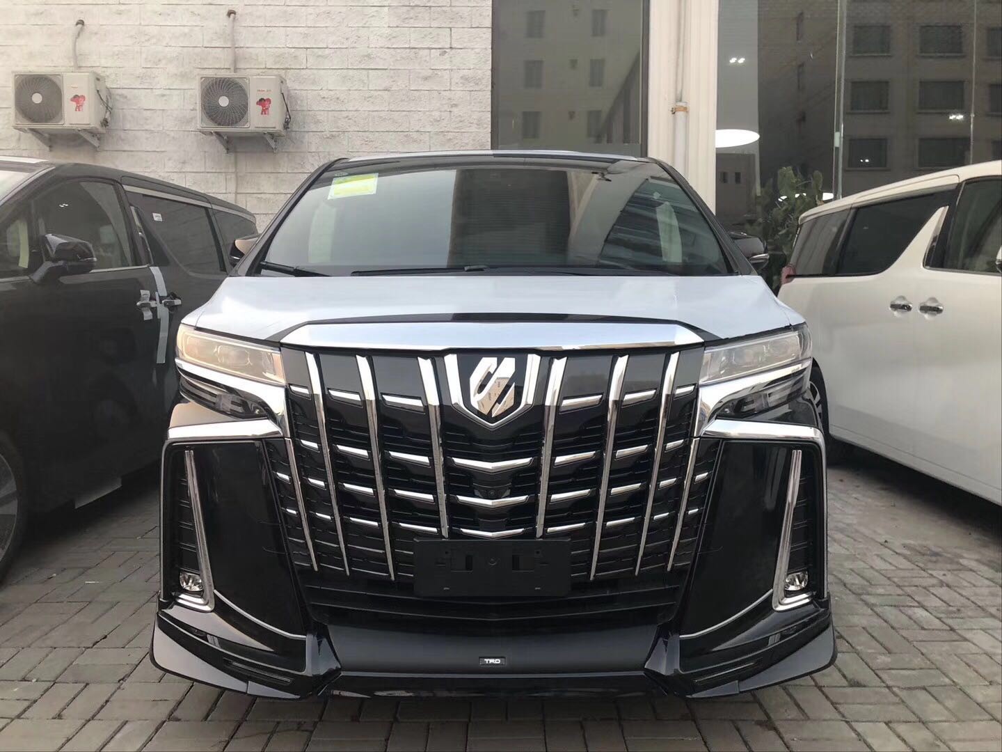 19款埃尔法蒙娜丽莎多少钱埃尔法定制