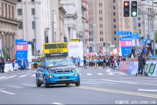 BMW i3升级版领跑