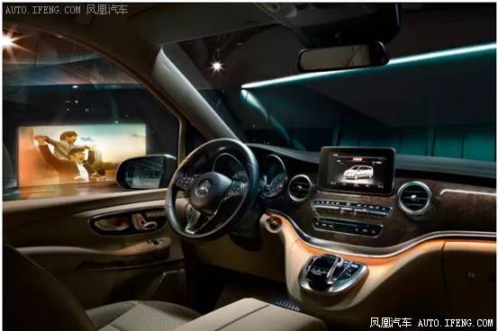 全新梅赛德斯-奔驰V