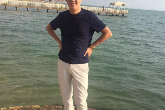 回族商人坐享奔驰SUV