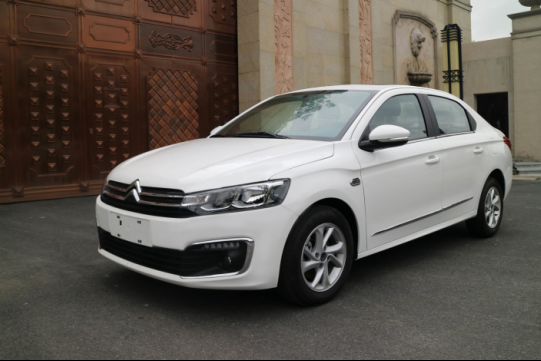 17款爱丽舍对比新捷