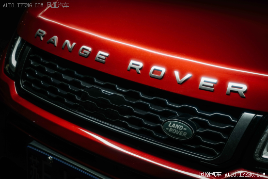 时尚羽翼之下，全能