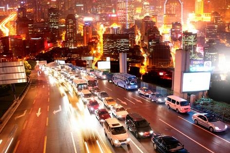 芝麻E30VS大块头SUV