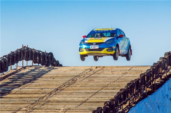 逸动XT首日立威