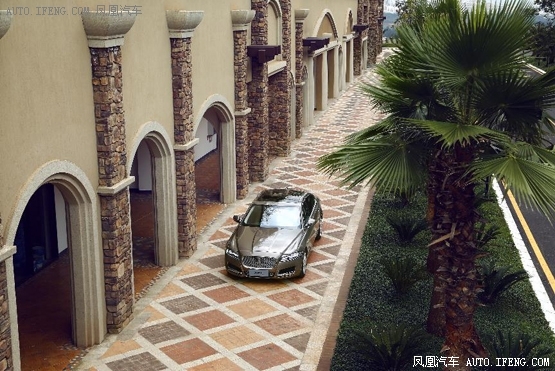 选择全新捷豹XFL的三