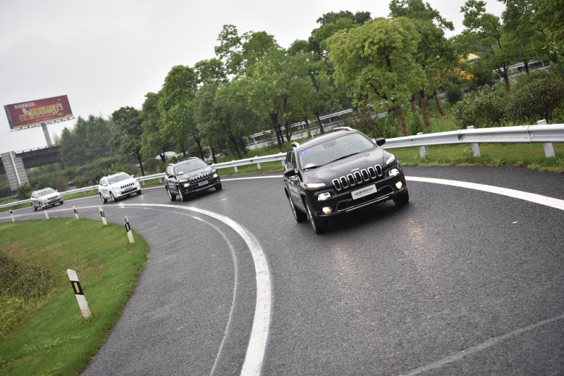 全新Jeep自由光 途观