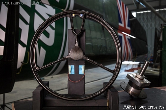 路虎与本·安思雷帆船