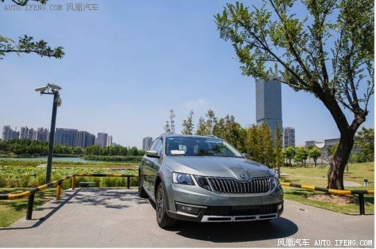 明锐旅行车提车作业