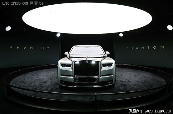 全新劳斯莱斯幻影中
