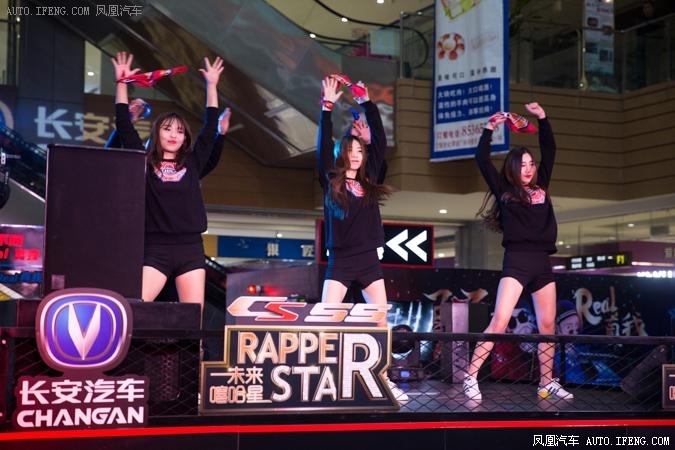 人气rapper小鬼、徐