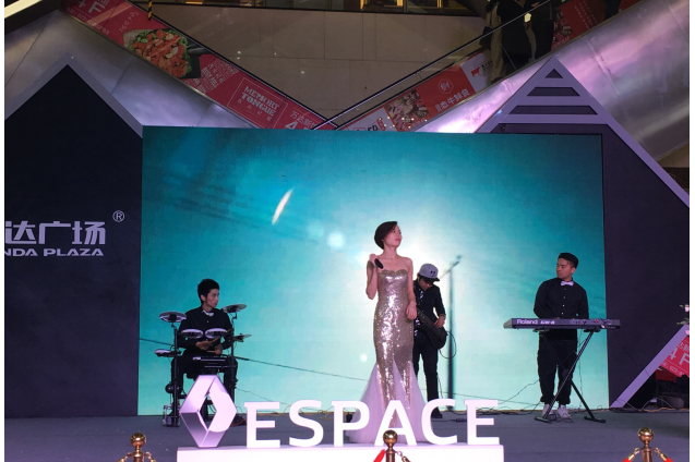 进口新感官跨界MPV雷