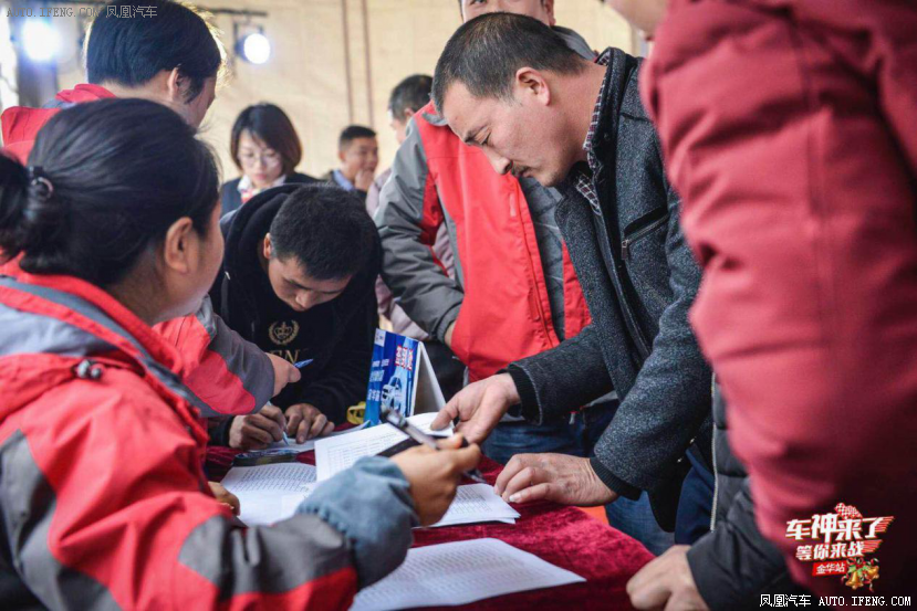 6666元宏光S3开回家 