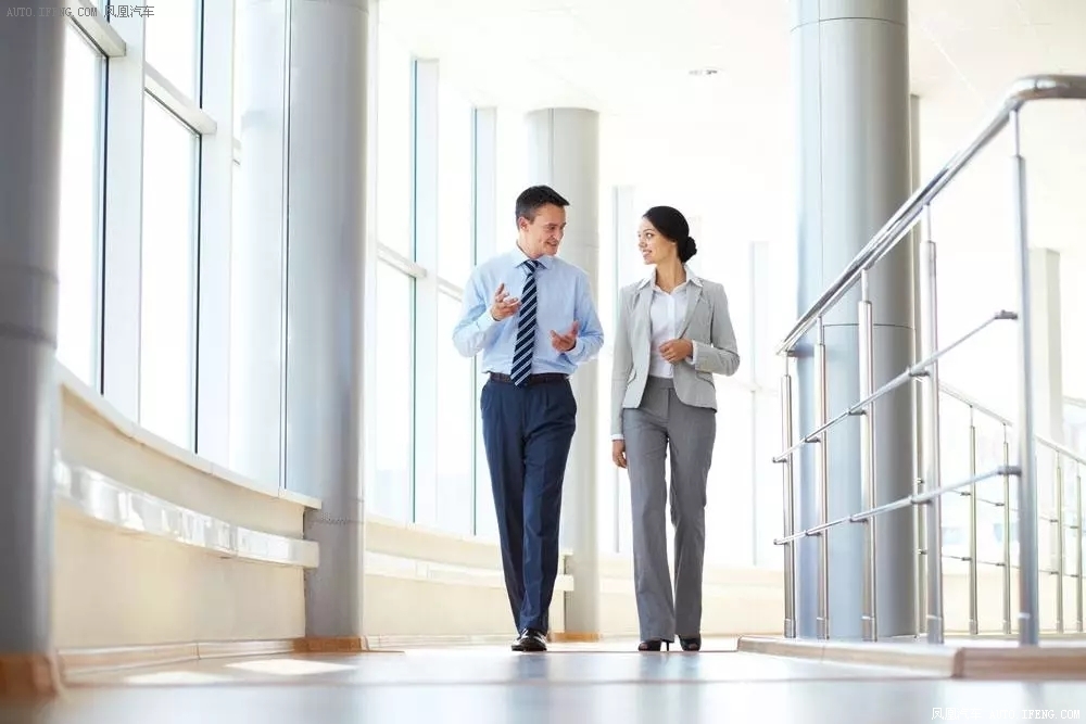 商务与时尚的碰撞