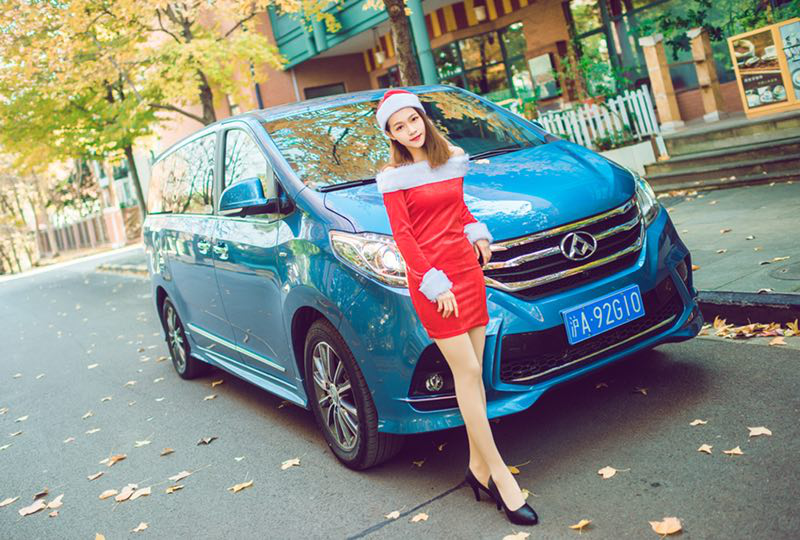 大通G10 PLUS PK传祺