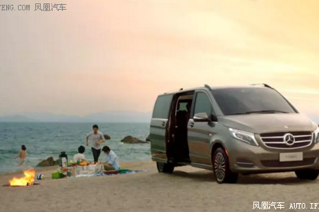 金华九华奔驰V级车　