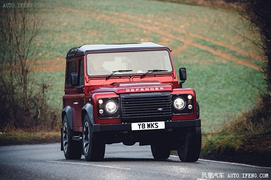 路虎推出经典卫士V8