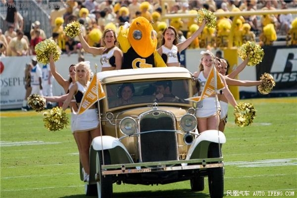 竟然是一辆老爷车