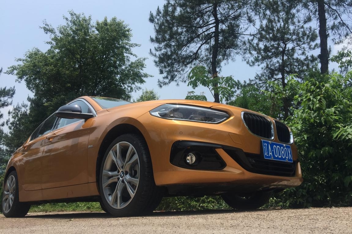 试驾宝马1系运动轿车