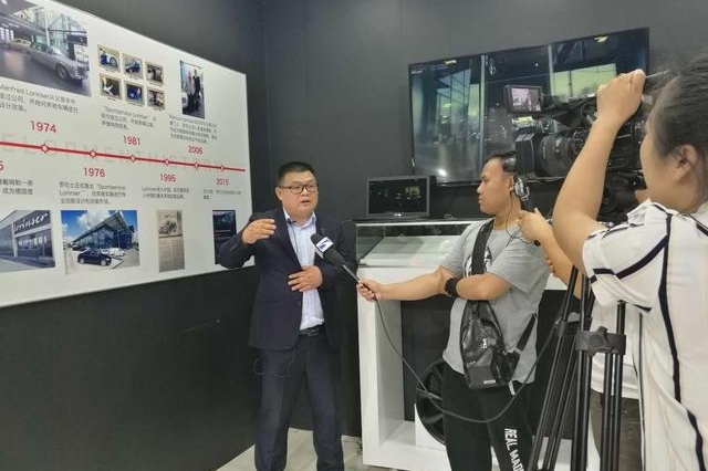 罗伦士商务车受追捧