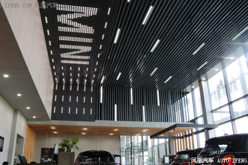 新MINI展厅的见面礼