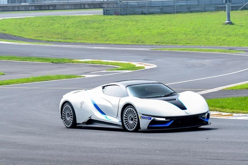 少年时代的“超跑梦