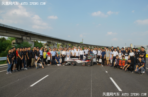 德莎与同济电车队