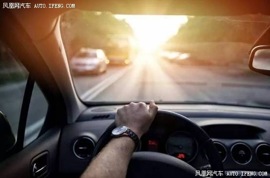 金杯750里沉默的他