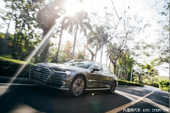 全新奥迪A8L