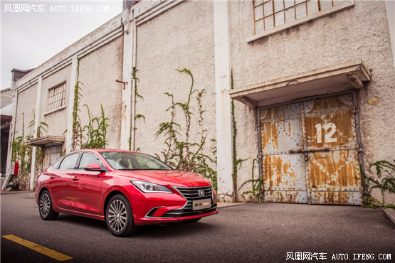 这款动力十足的汽车