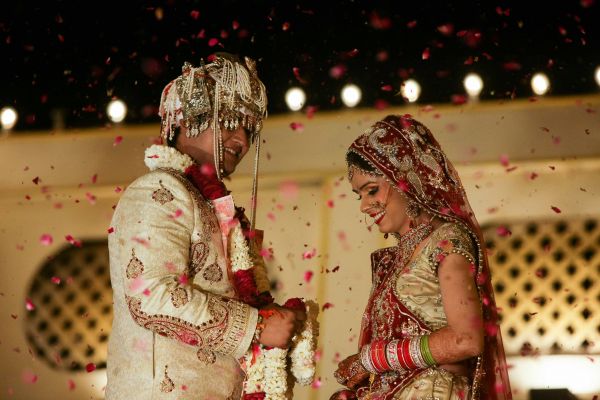 美媒:印度男人身价居高不下 嫁妆陋习难以撼动